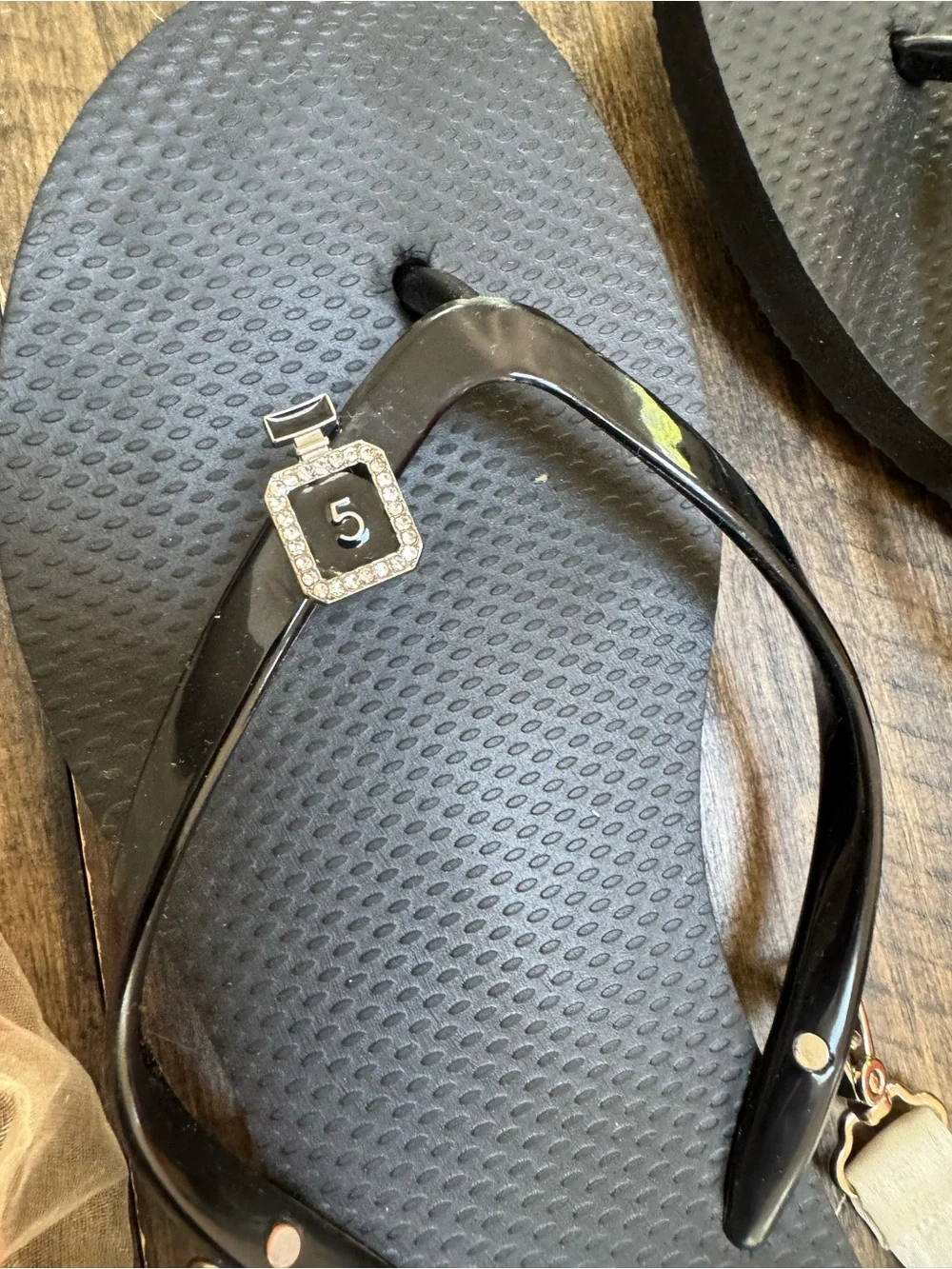 Peggell | 8-9 Glamflips Silk Strap Charm Flip Flops